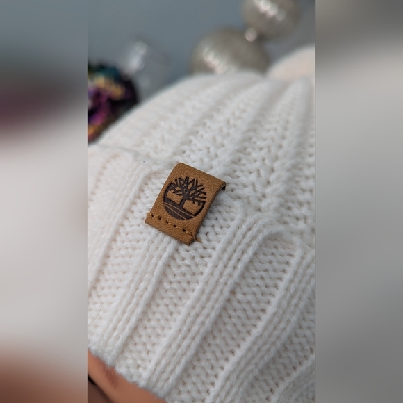 NWT Timberland Woman's Winter Beanie Hat Pom Pom Fleece - Picture 2 of 8